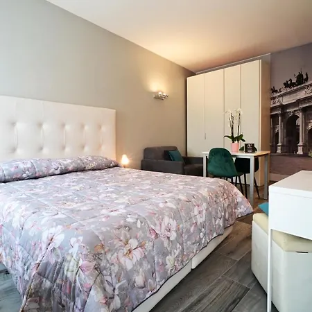 Homes Apartamento 4*